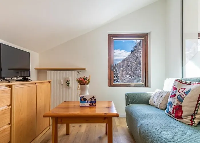 Mcx Vacation - La Mansardina Di Crepin In With Modern Comforts Just 3 Minutes From The Cable Cars!