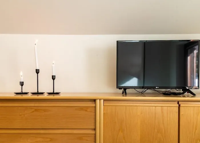 Mcx Vacation - La Mansardina Di Crepin In With Modern Comforts Just 3 Minutes From The Cable Cars!