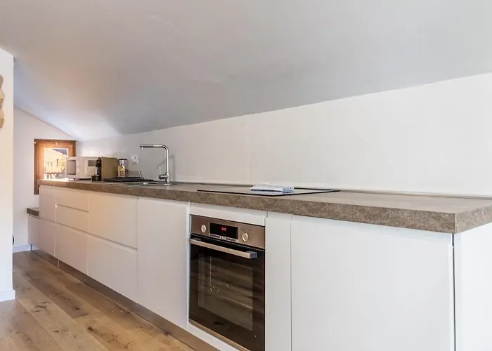 Mcx Vacation - La Mansardina Di Crepin In With Modern Comforts Just 3 Minutes From The Cable Cars!