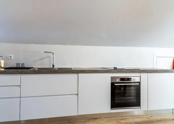 Mcx Vacation - La Mansardina Di Crepin In With Modern Comforts Just 3 Minutes From The Cable Cars! Lejlighed