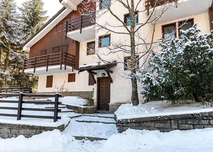 Mcx Vacation - La Mansardina Di Crepin In With Modern Comforts Just 3 Minutes From The Cable Cars!