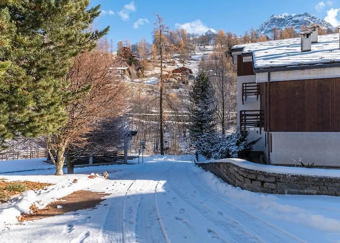 Lejlighed Mcx Vacation - La Mansardina Di Crepin In With Modern Comforts Just 3 Minutes From The Cable Cars!