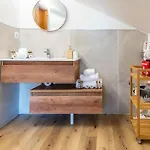 公寓 Mcx Vacation - La Mansardina Di Crepin In With Modern Comforts Just 3 Minutes From The Cable Cars! *