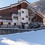 Mcx Vacation - La Mansardina Di Crepin In With Modern Comforts Just 3 Minutes From The Cable Cars!