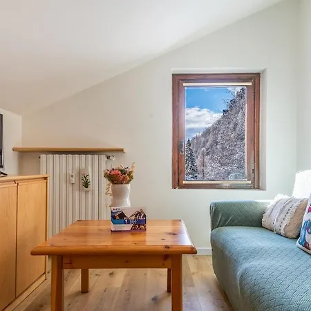 Mcx Vacation - La Mansardina Di Crepin In With Modern Comforts Just 3 Minutes From The Cable Cars!