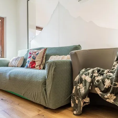 Mcx Vacation - La Mansardina Di Crepin In With Modern Comforts Just 3 Minutes From The Cable Cars! Apartment