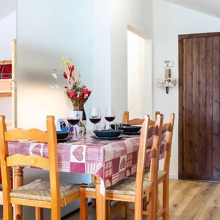 Mcx Vacation - La Mansardina Di Crepin In With Modern Comforts Just 3 Minutes From The Cable Cars! *