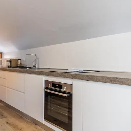 Mcx Vacation - La Mansardina Di Crepin In With Modern Comforts Just 3 Minutes From The Cable Cars!