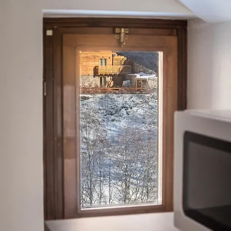 Mcx Vacation - La Mansardina Di Crepin In With Modern Comforts Just 3 Minutes From The Cable Cars! Apartment Valtournenche