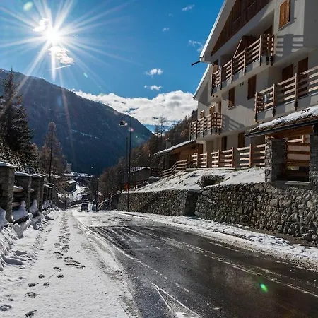 Mcx Vacation - La Mansardina Di Crepin In With Modern Comforts Just 3 Minutes From The Cable Cars! Apartment *