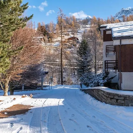 Apartment Mcx Vacation - La Mansardina Di Crepin In With Modern Comforts Just 3 Minutes From The Cable Cars!