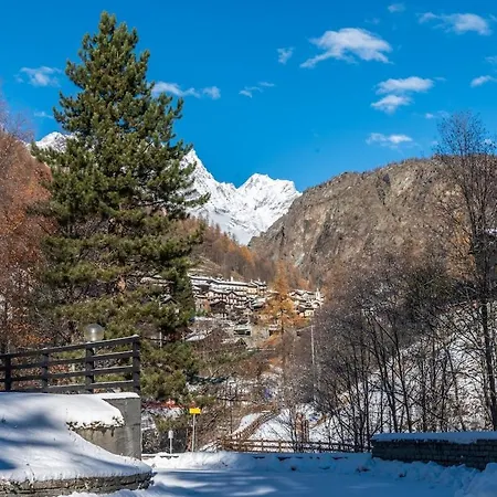 Apartment Mcx Vacation - La Mansardina Di Crepin In With Modern Comforts Just 3 Minutes From The Cable Cars!