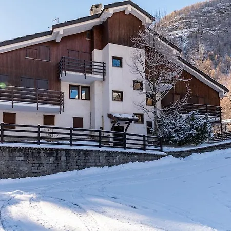 Mcx Vacation - La Mansardina Di Crepin In With Modern Comforts Just 3 Minutes From The Cable Cars!