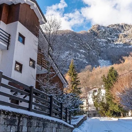 Mcx Vacation - La Mansardina Di Crepìn In With Modern Comforts Just 3 Minutes From The Cable Cars!